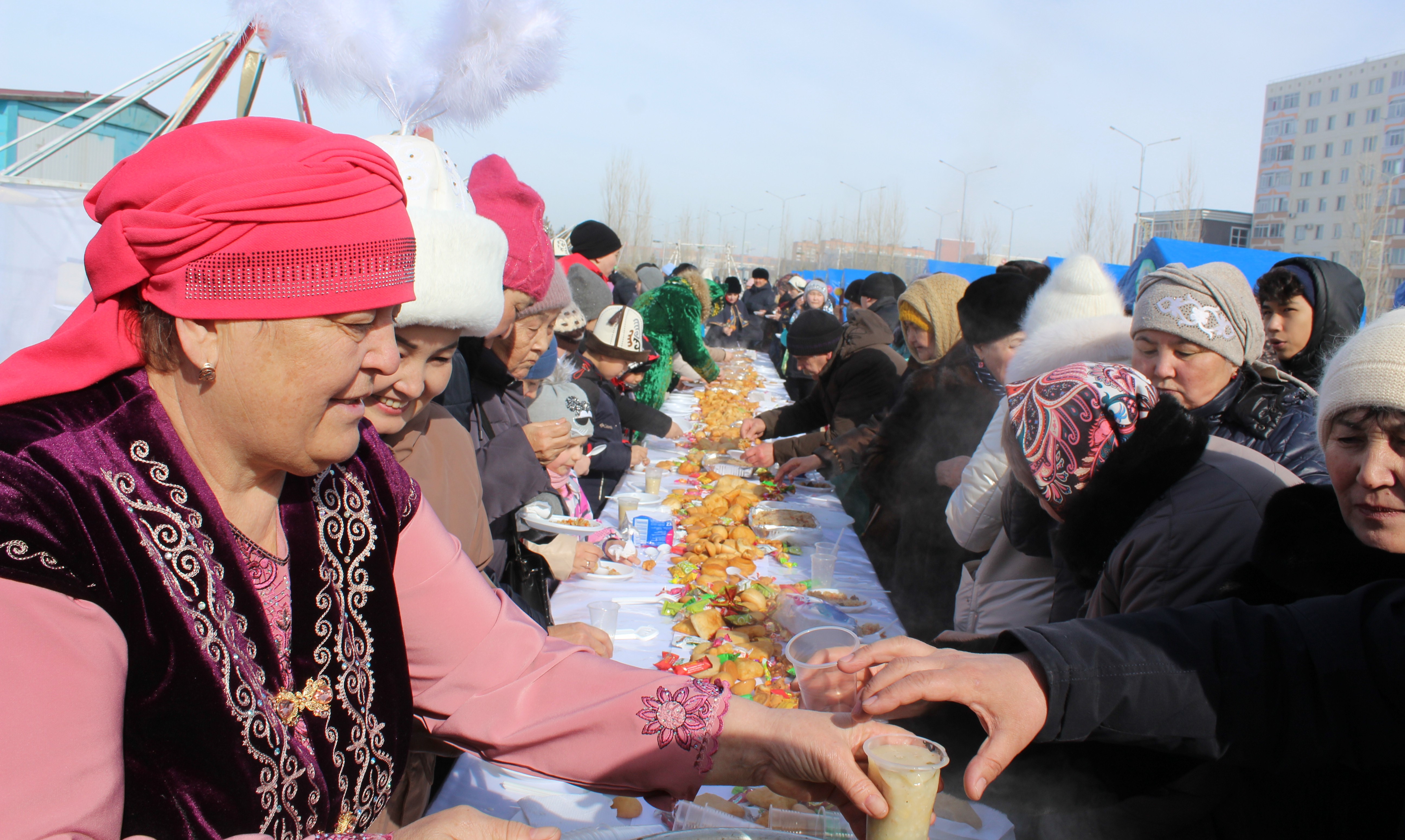 Праздник навруз в казахстане. Наурыз в Казахстане. Празднование Наурыза в Казахстане. С праздником Наурыз. Наурыз это новый год.